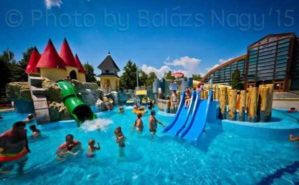 Major Street Apartman Daire Hajdúszoboszló Dış mekan fotoğraf